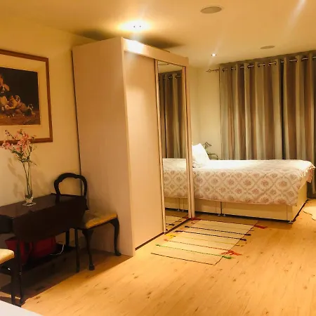 Studio Flat In Imperial Wharf-Chelsea Harbour Apartment